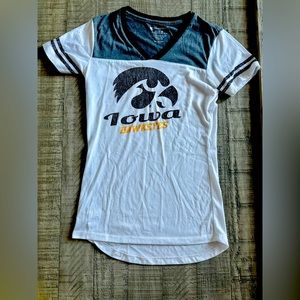 COLOSSEUM Women's Iowa Hawkeyes V-Neck Short-Sleeve T-Shirt - Medium